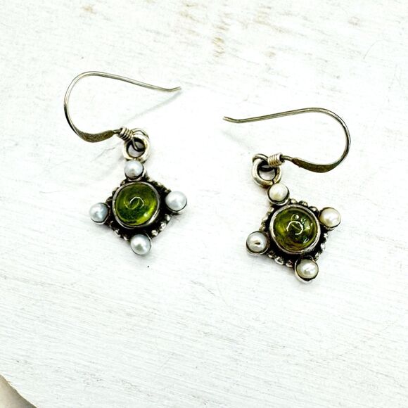 Vtg Green Peridot Gemstone Cabochon And Seed Pearl Sterling Silver Drop Earrings - Picture 1 of 11